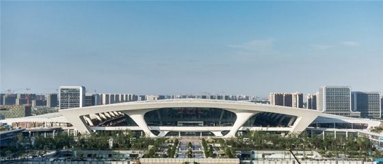 圍觀！包站啦！全國(guó)第二大高鐵站發(fā)現(xiàn)集成灶土豪一枚！